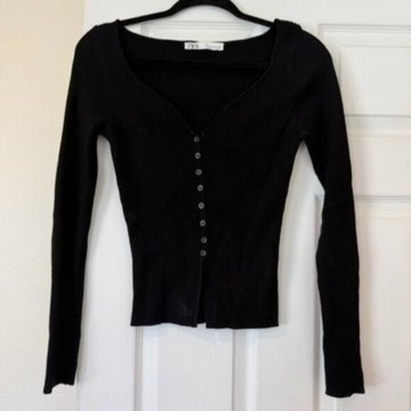 Zara Sweaters - Zara Sweetheart Neckline Black Ribbed Soft Knit Cardigan Size Medium
